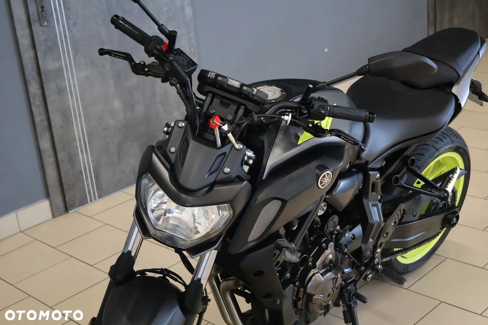 Yamaha MT - 5