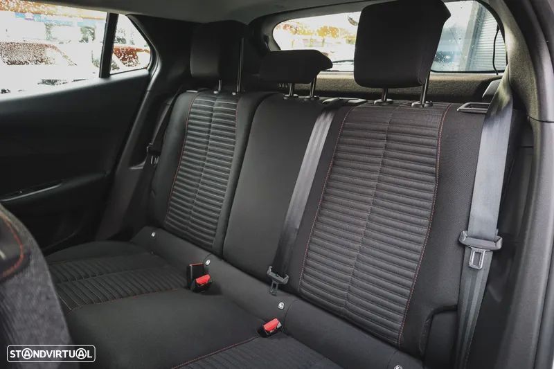 Peugeot e-2008 50 kWh Active Pack - 19