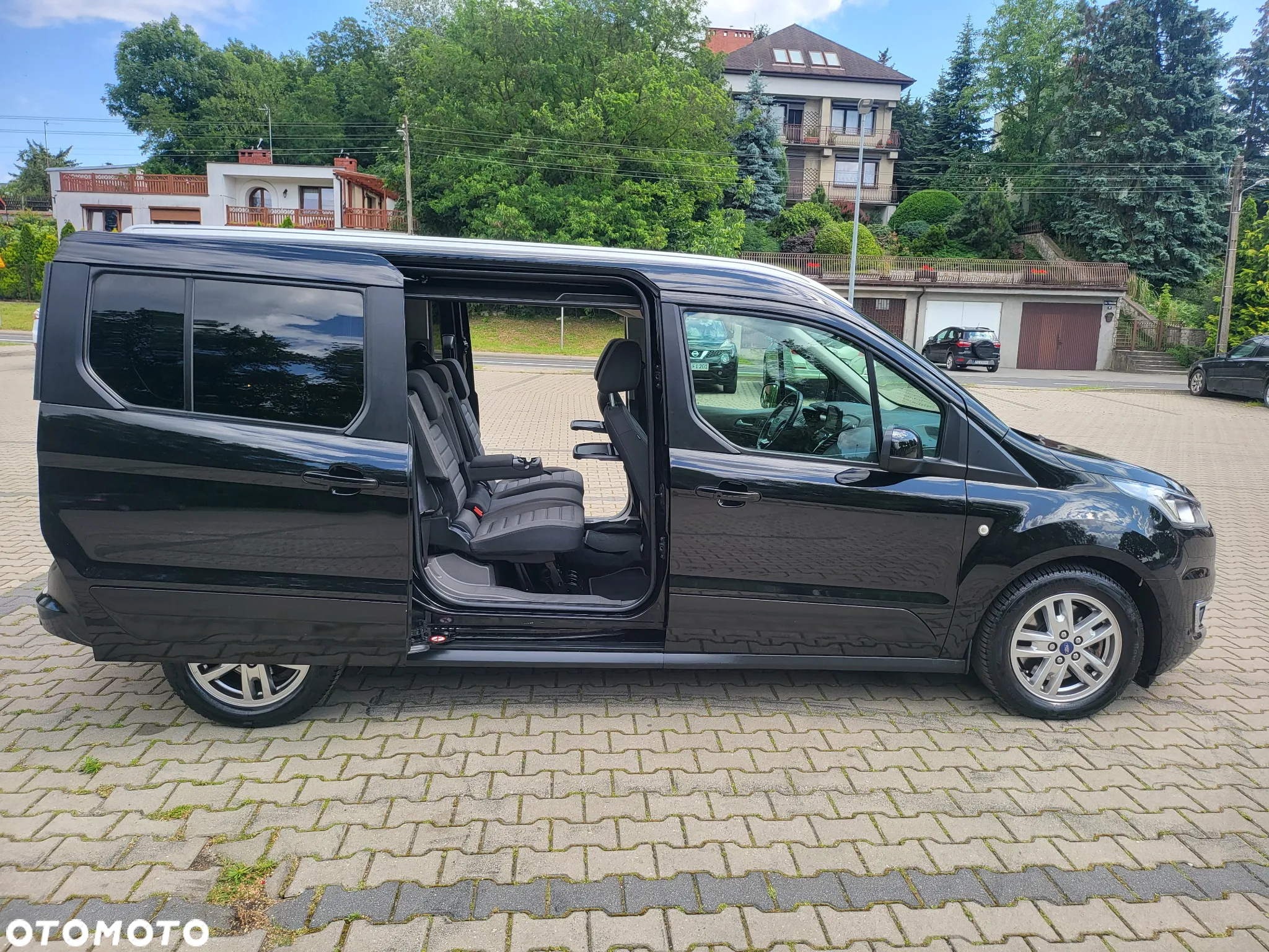 Ford Tourneo Connect Grand - 11