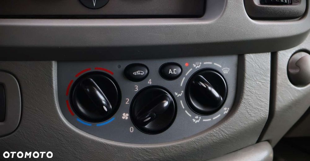 Opel Vivaro - 30