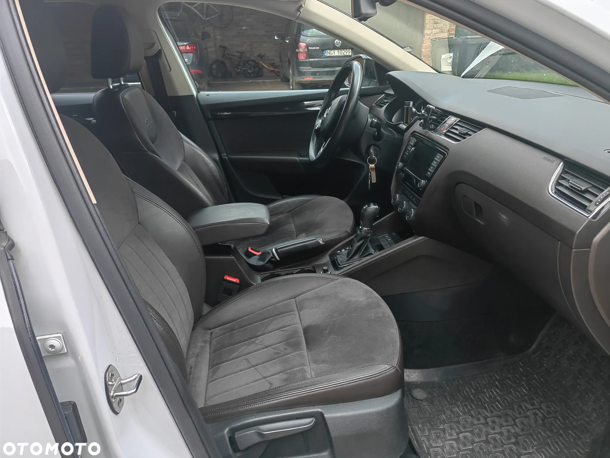 Skoda Octavia 2.0 TDI 4x4 L&K DSG - 11