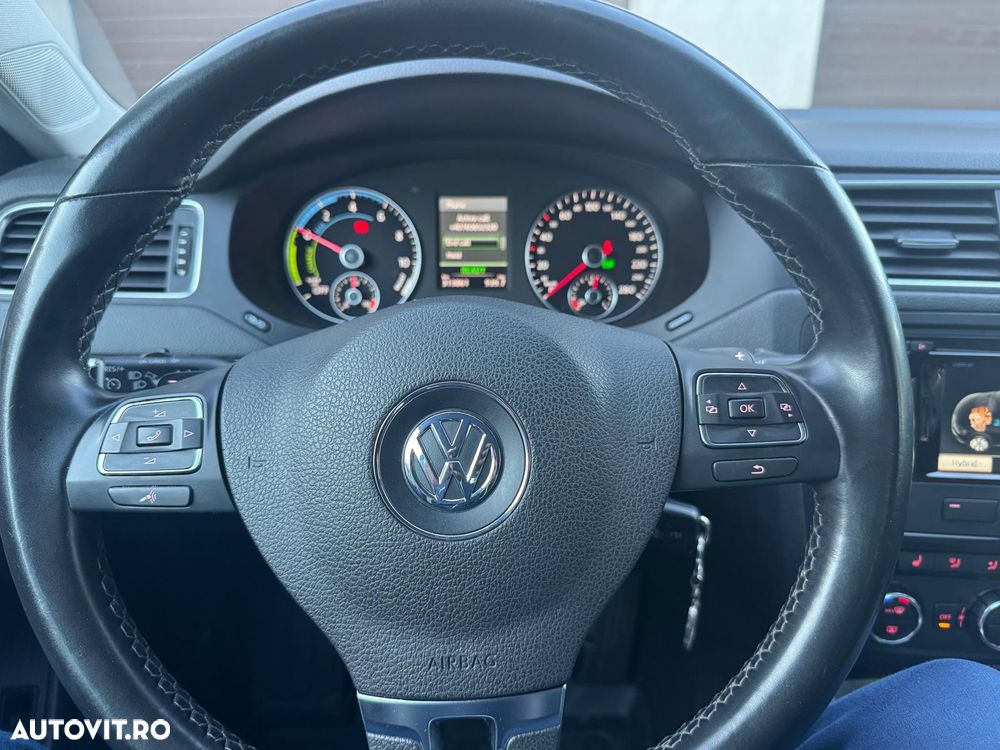 Volkswagen Jetta - 8