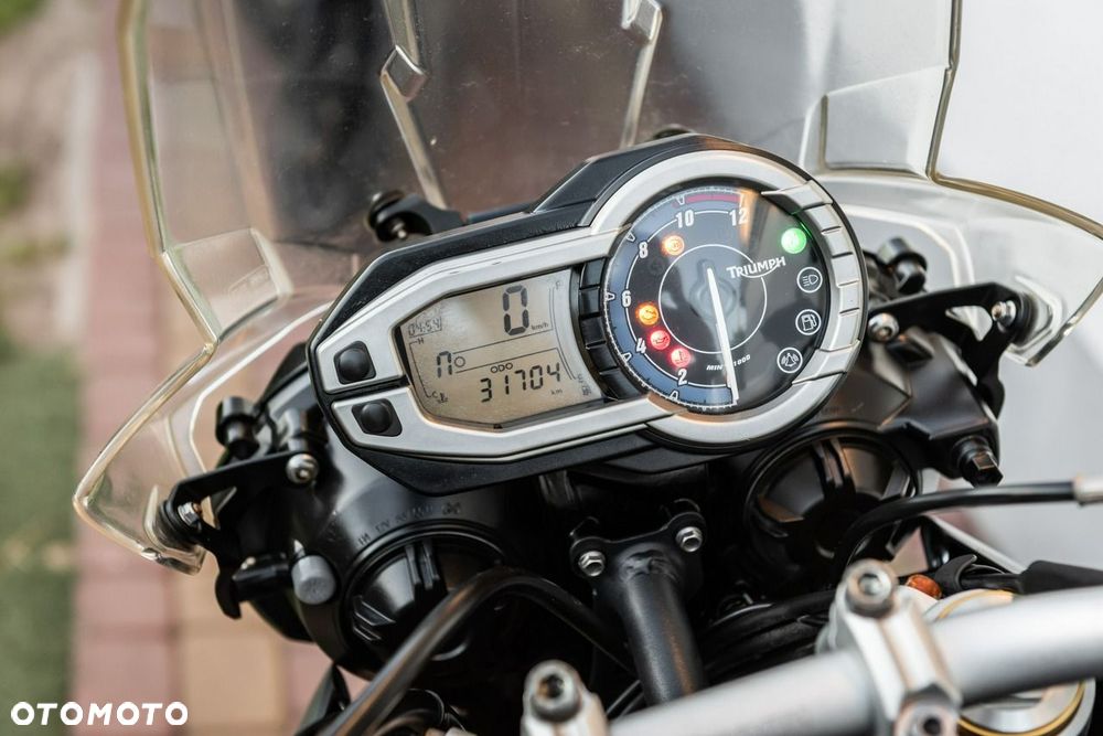 Triumph Tiger - 12