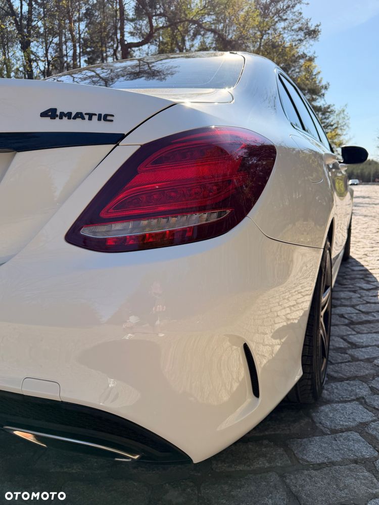 Mercedes-Benz Klasa C 300 9G-TRONIC AMG Line - 9