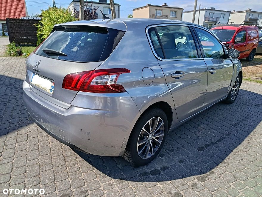 Peugeot 308 - 8