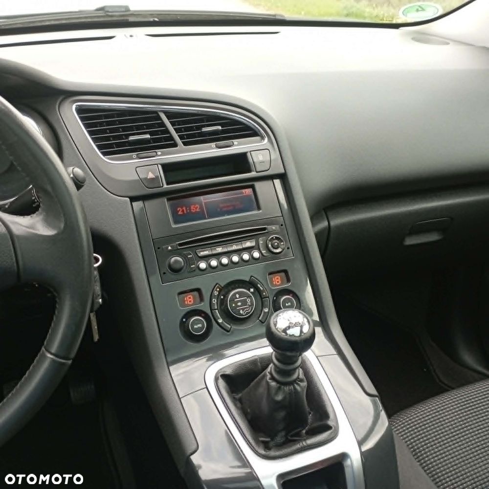 Peugeot 5008 1.6 THP Family 7os - 9