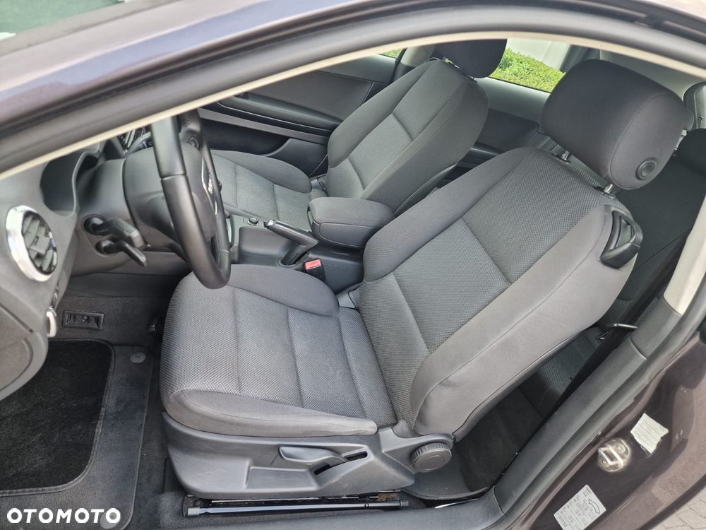 Audi A3 3-drzwiowe 1.6 TDI DPF Attraction - 19