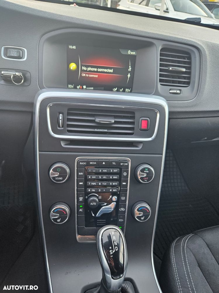 Volvo V60 D3 Kinetic - 13