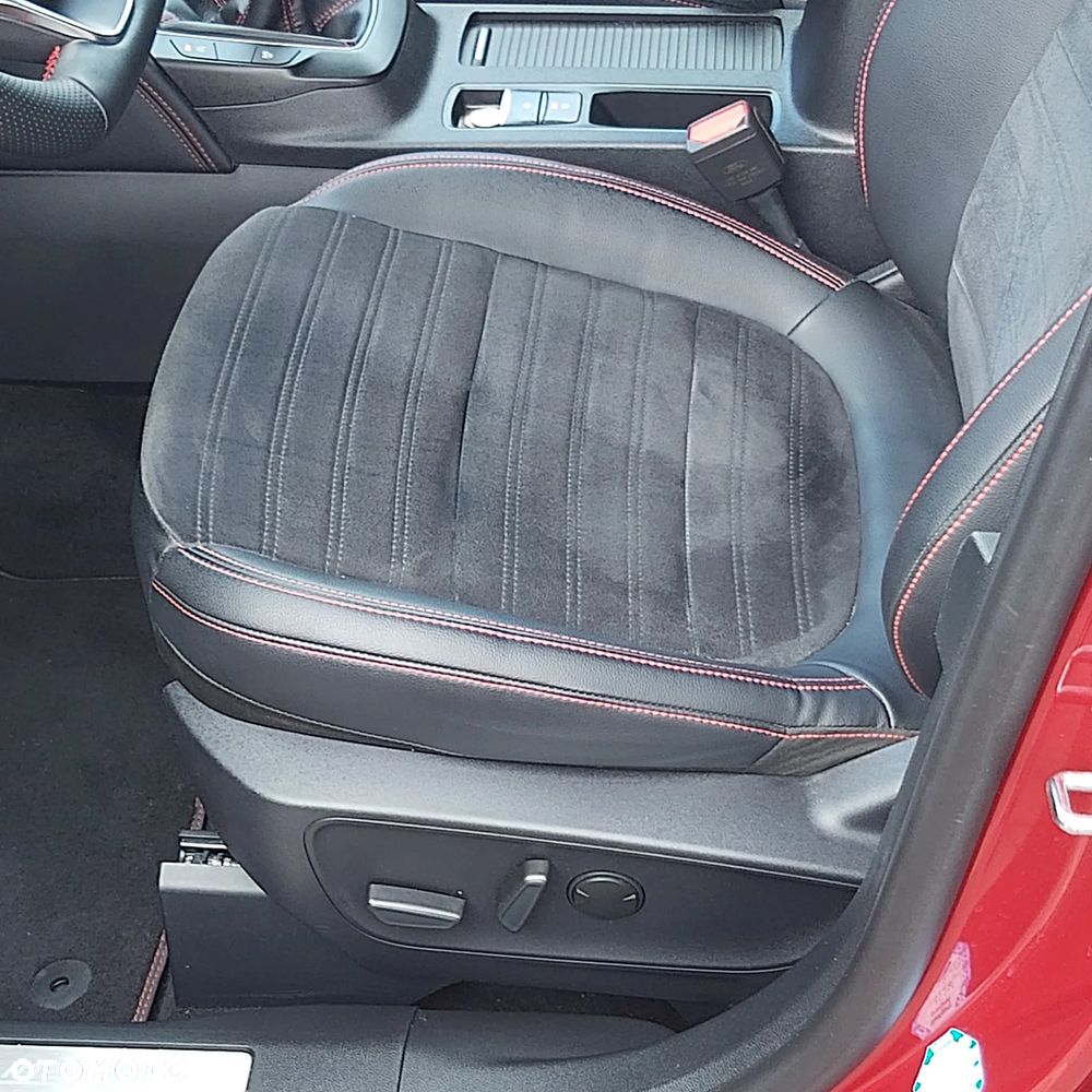 Ford Kuga 1.5 EcoBoost FWD ST-Line X - 24