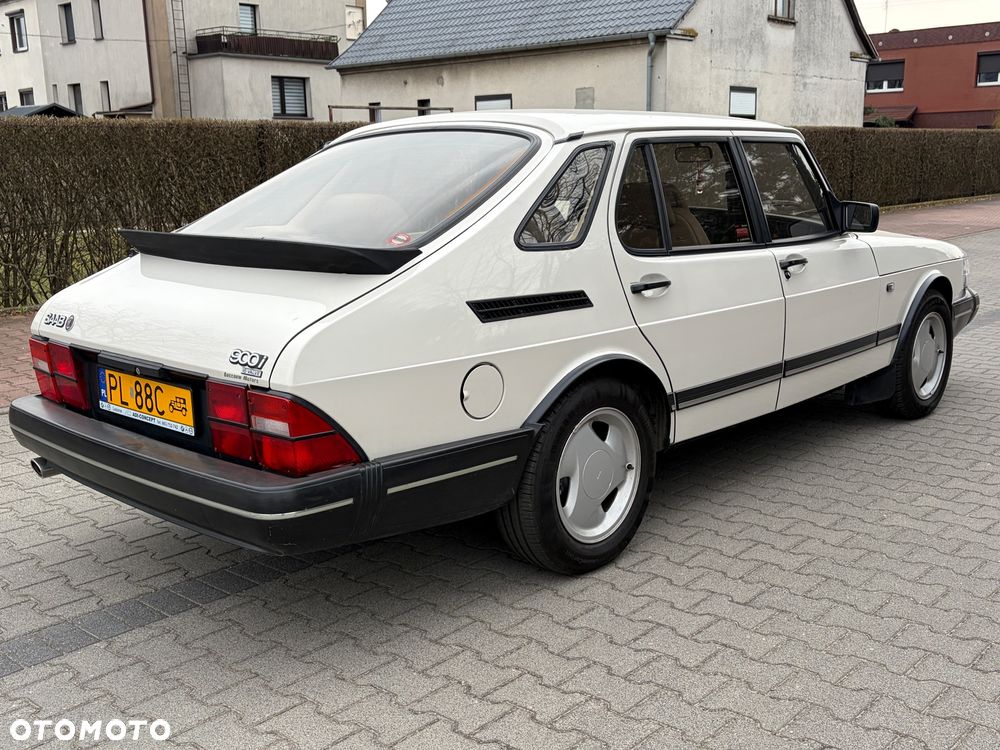 Saab 900 - 30