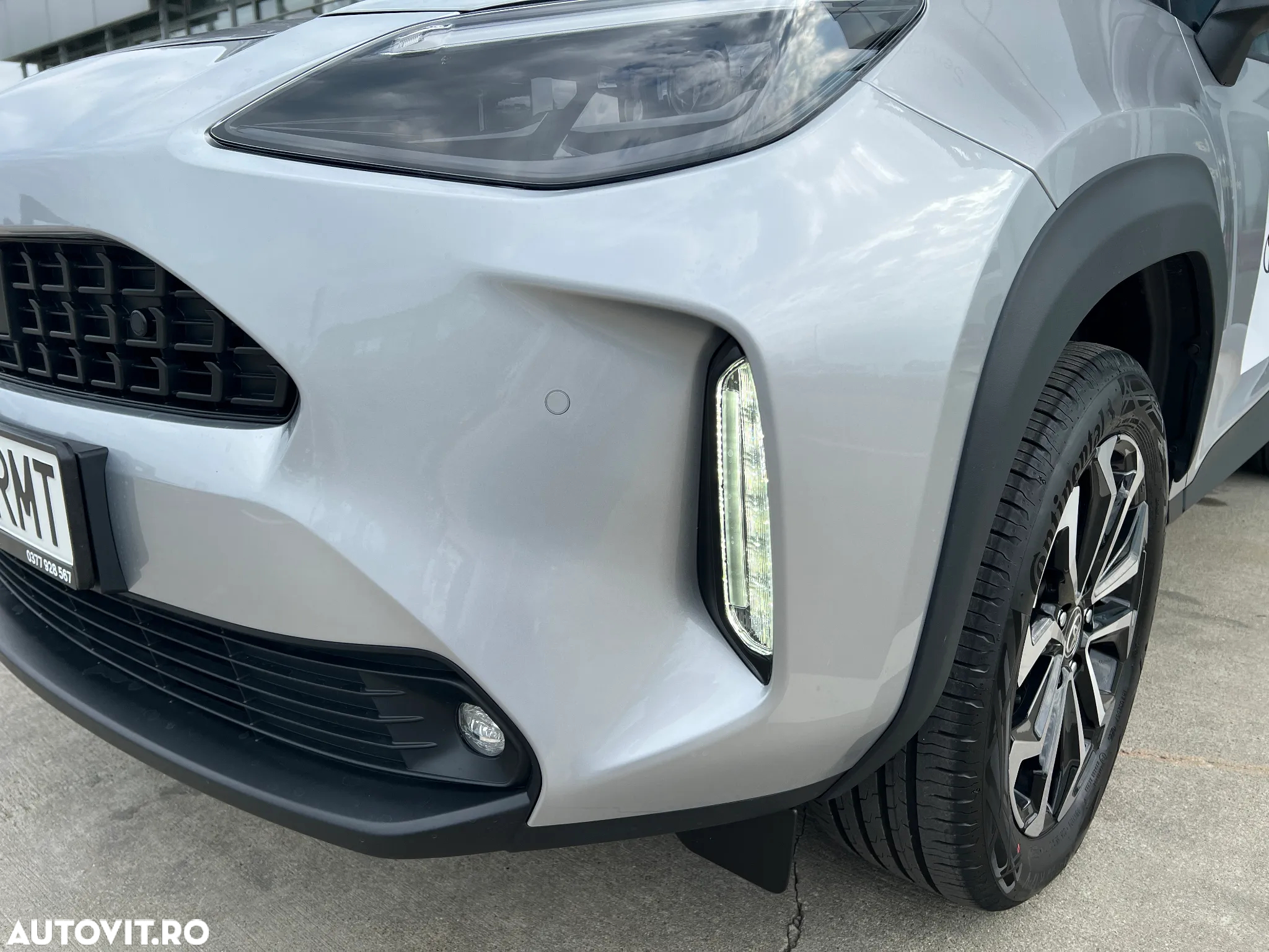 Toyota Yaris Cross 1.5 VVT-i HSD 4x4 Dynamic - 9