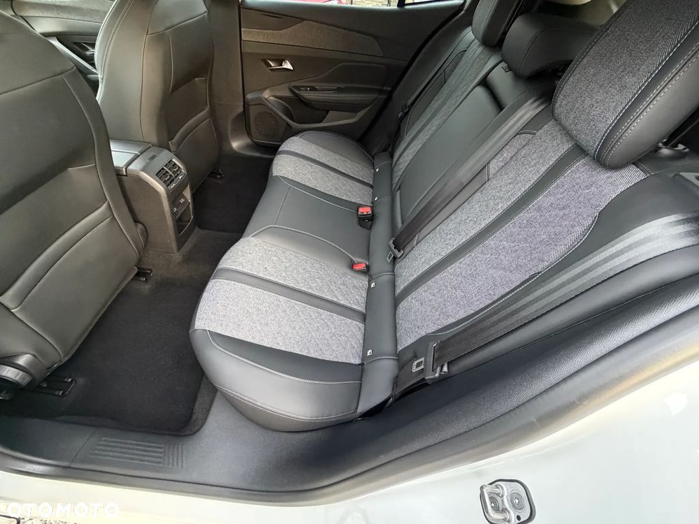 Peugeot 408 PureTech 130 EAT8 Allure - 33