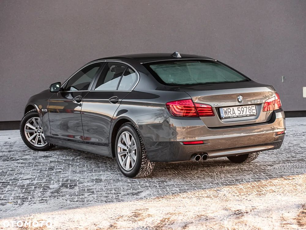 BMW Seria 5 525d xDrive - 7