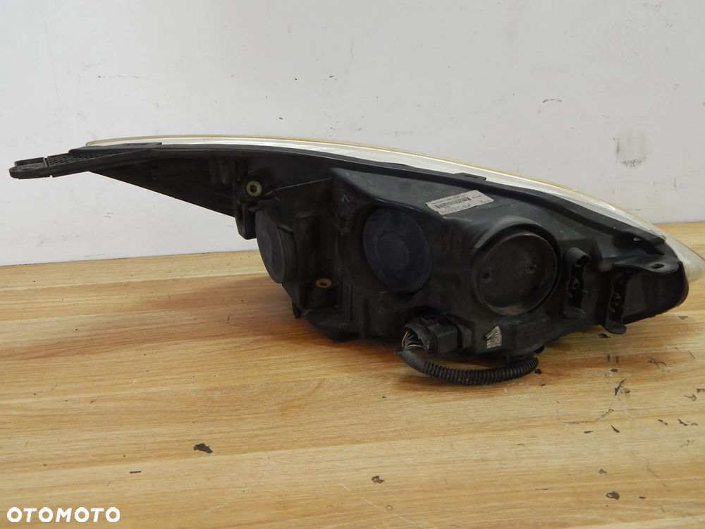 Lampa przód przednia Ford Focus MK3 10-15 EU Łuków części - 4