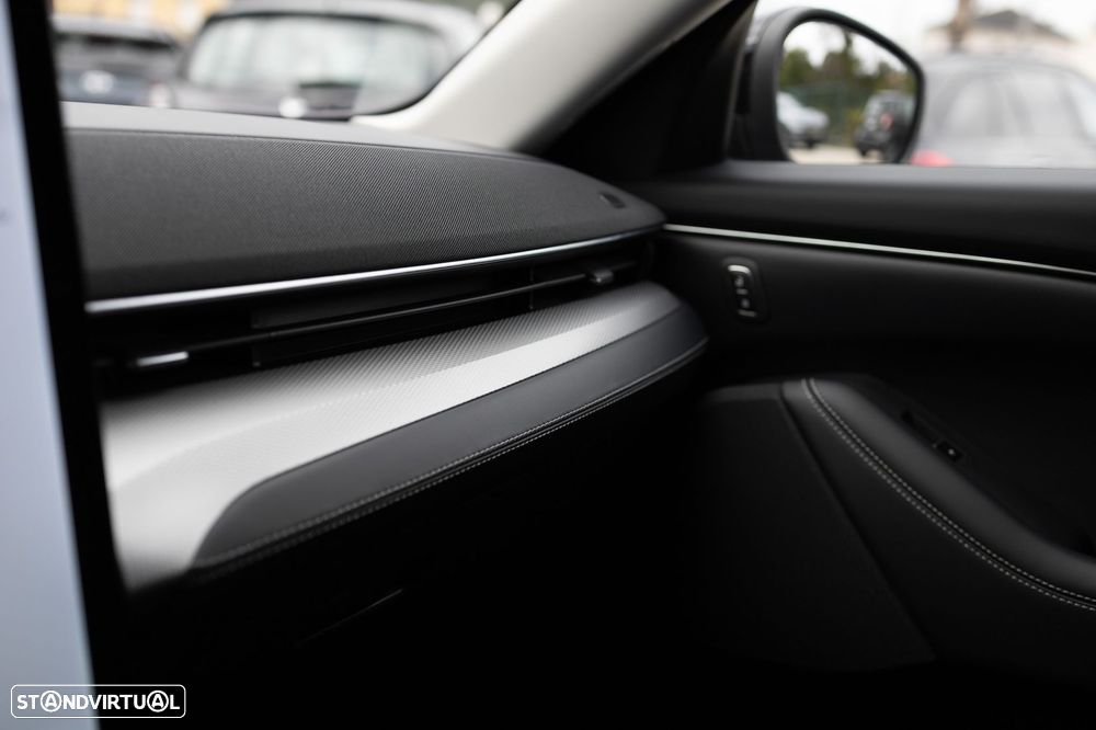 Ford Mustang Mach-E Alargada AWD - 38