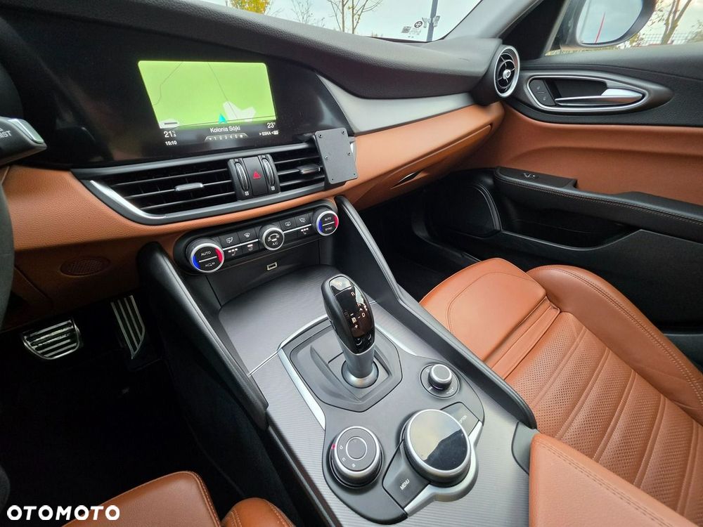 Alfa Romeo Giulia - 35