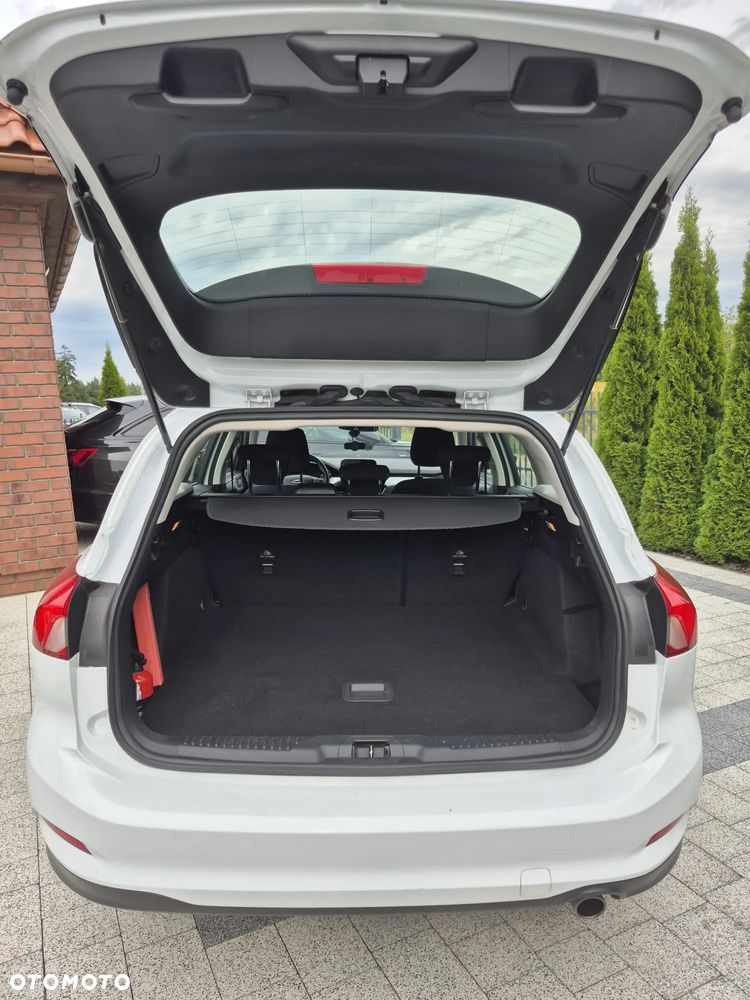 Ford Focus 1.0 EcoBoost Trend ASS - 32