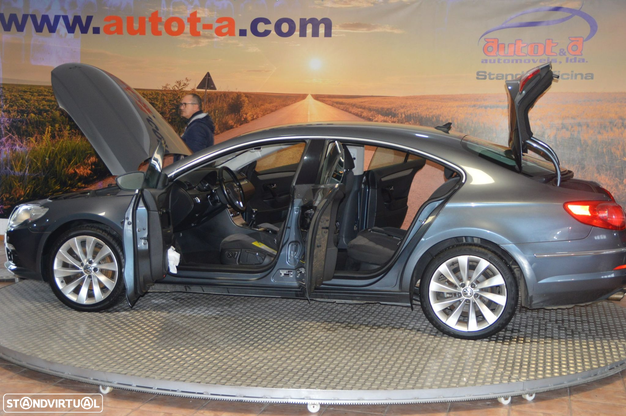 VW Passat CC 2.0 TDi BlueMotion - 26