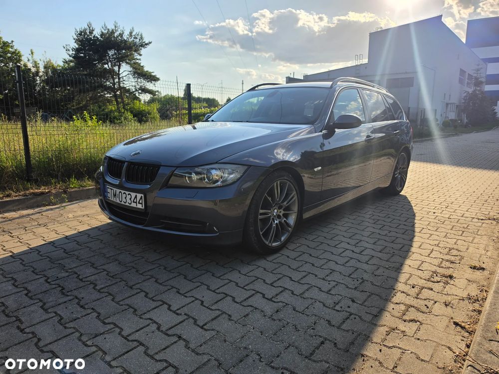 BMW Seria 3 325i - 1