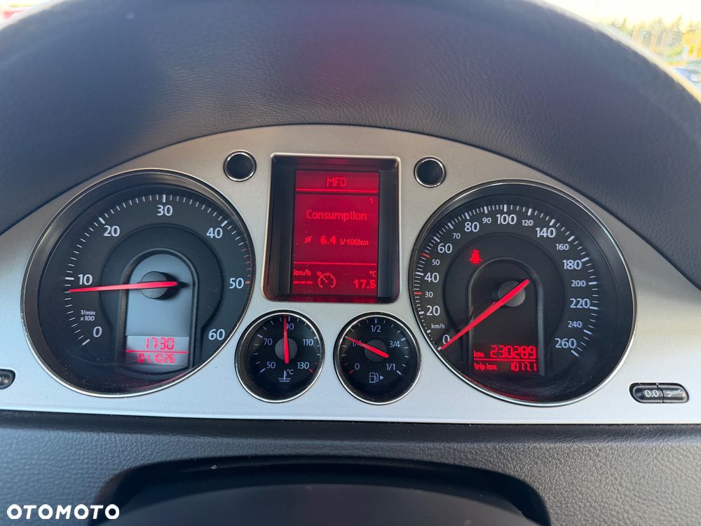 Volkswagen Passat - 11