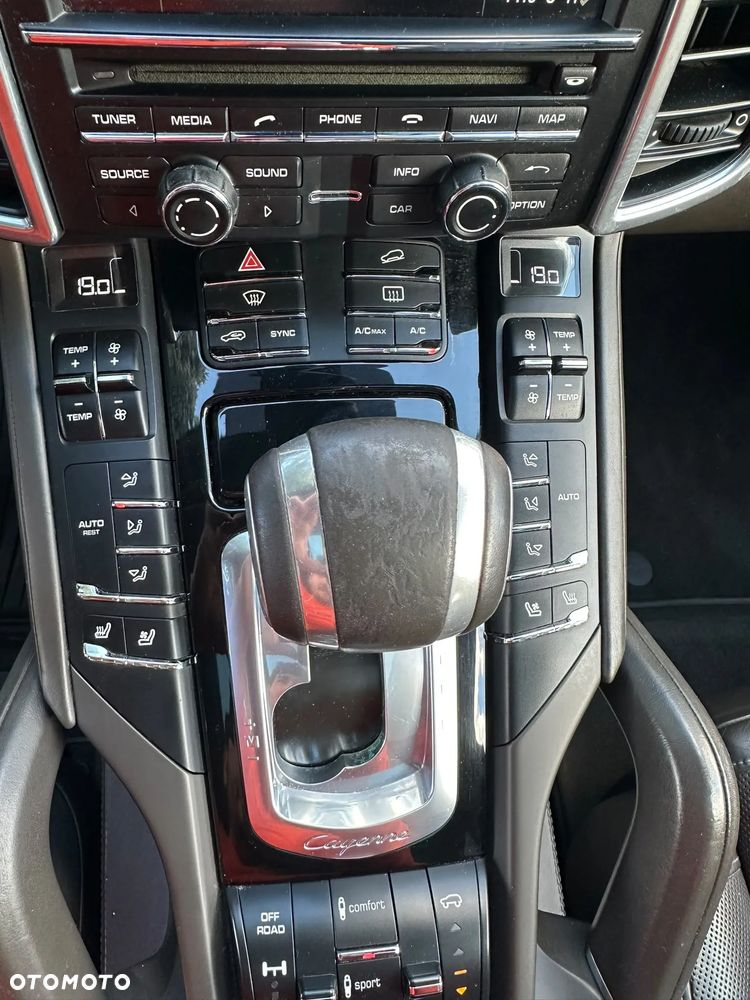 Porsche Cayenne Diesel Platinum Edition - 26