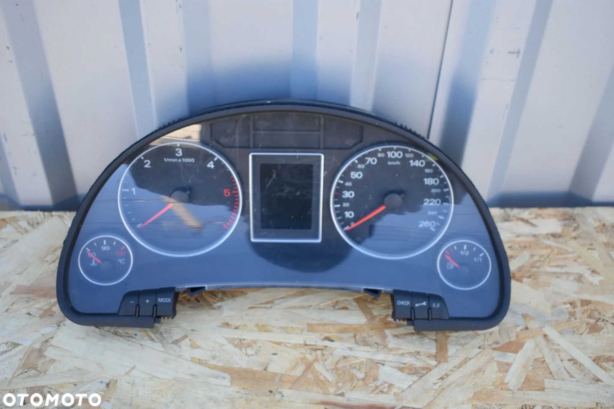 LICZNIK ZEGARY AUDI A4 B7 2.0TDI 8E0920900R - 1
