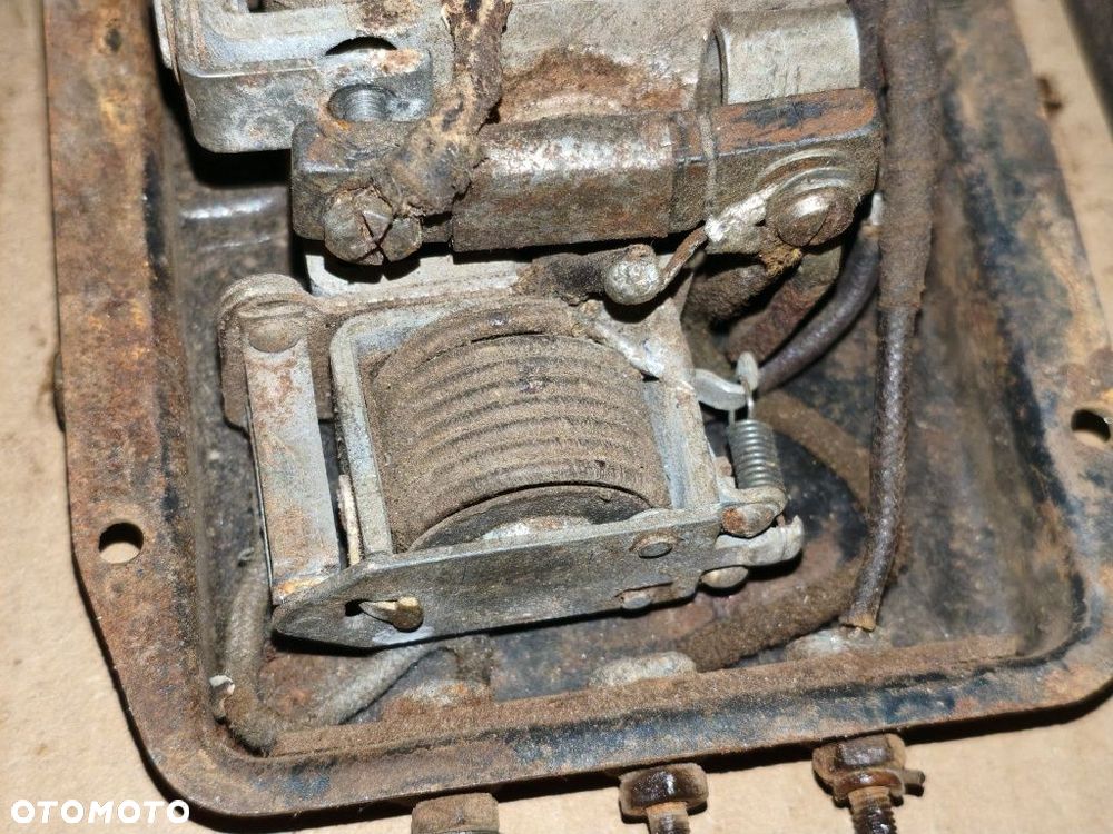 Regulator napięcia PP31 6v IV-51 roku M72 - 11