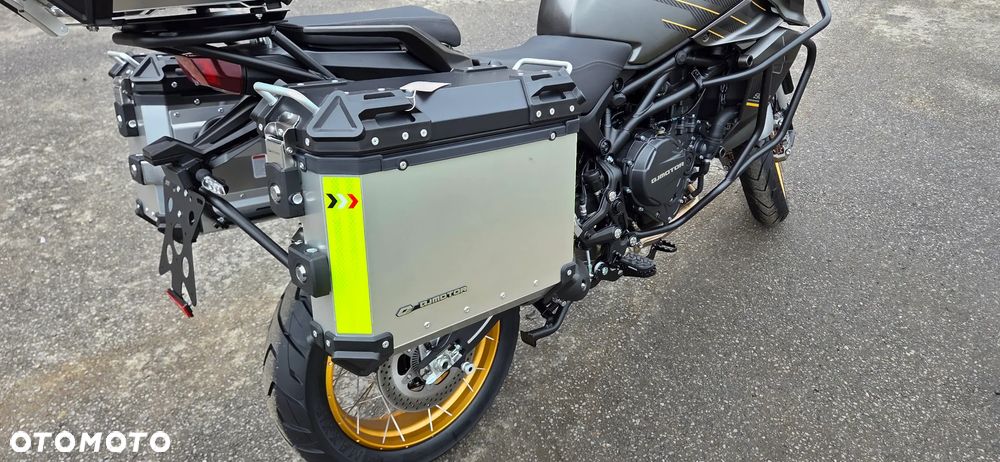 QJMOTOR 900 SX - 22