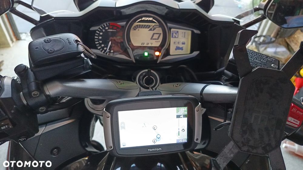 Yamaha FJR - 2