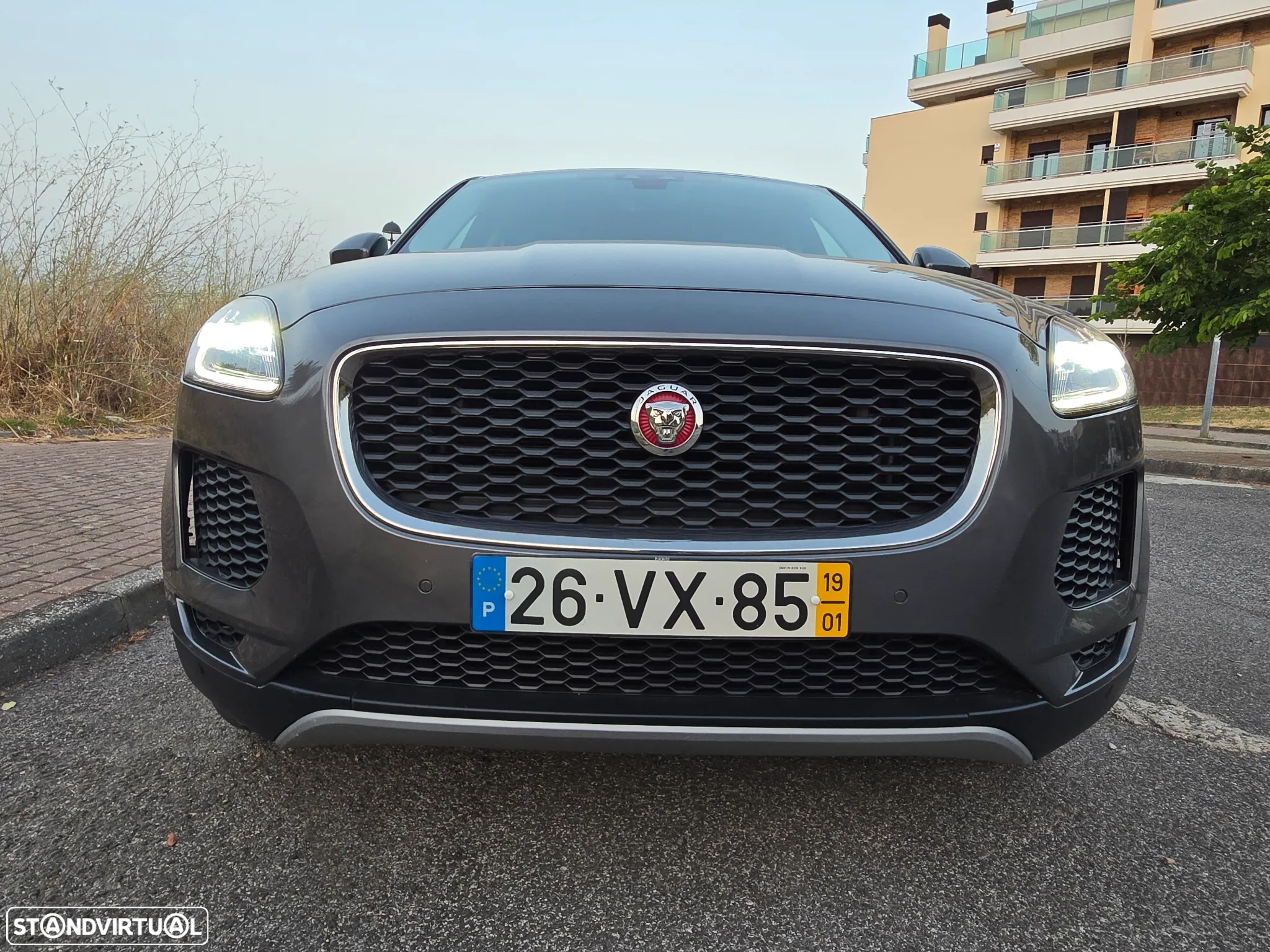 Jaguar E-Pace 2.0 i4D S - 11