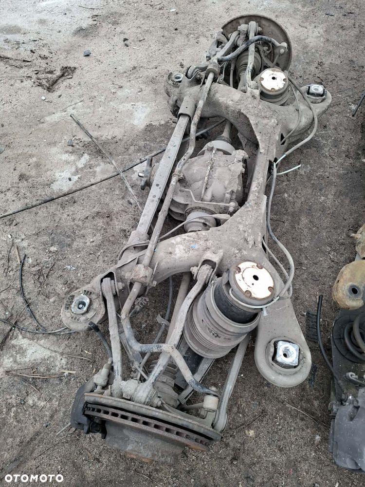 SANKI TRAWERS KOŁYSKA DYFER TYŁ TYLNY MERCEDES W211 KOMPLET KOMBI PODUSZKI - 2