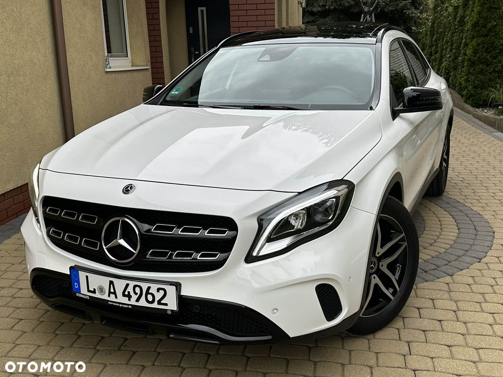 Mercedes-Benz GLA 200 7G-DCT Urban - 1