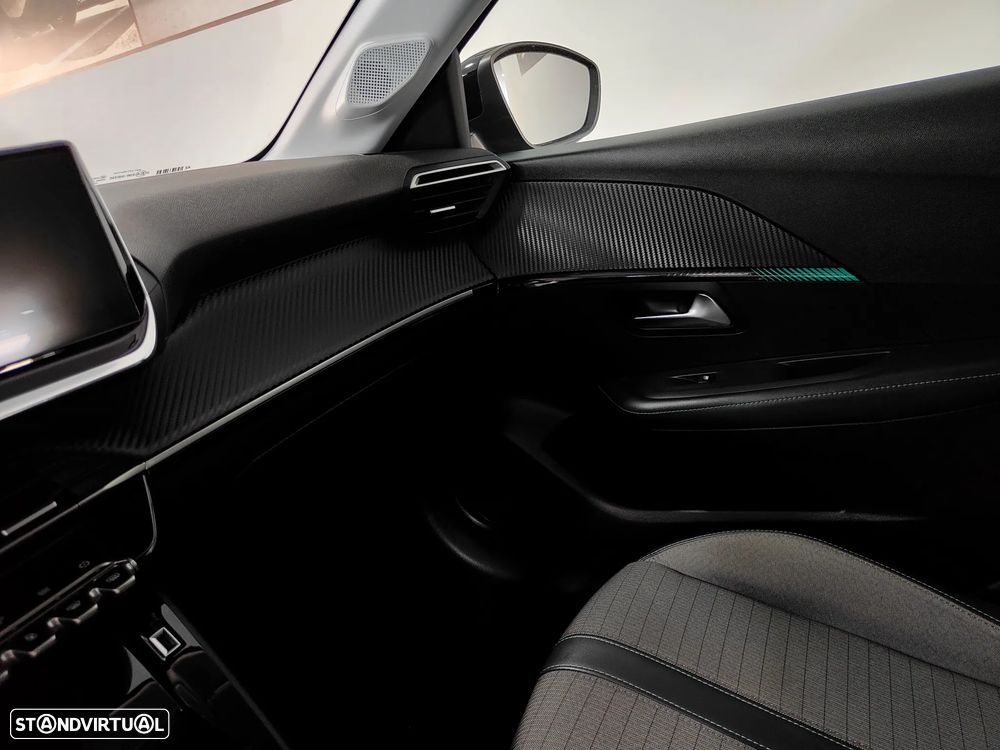 Peugeot 208 1.2 PureTech Allure Pack - 31