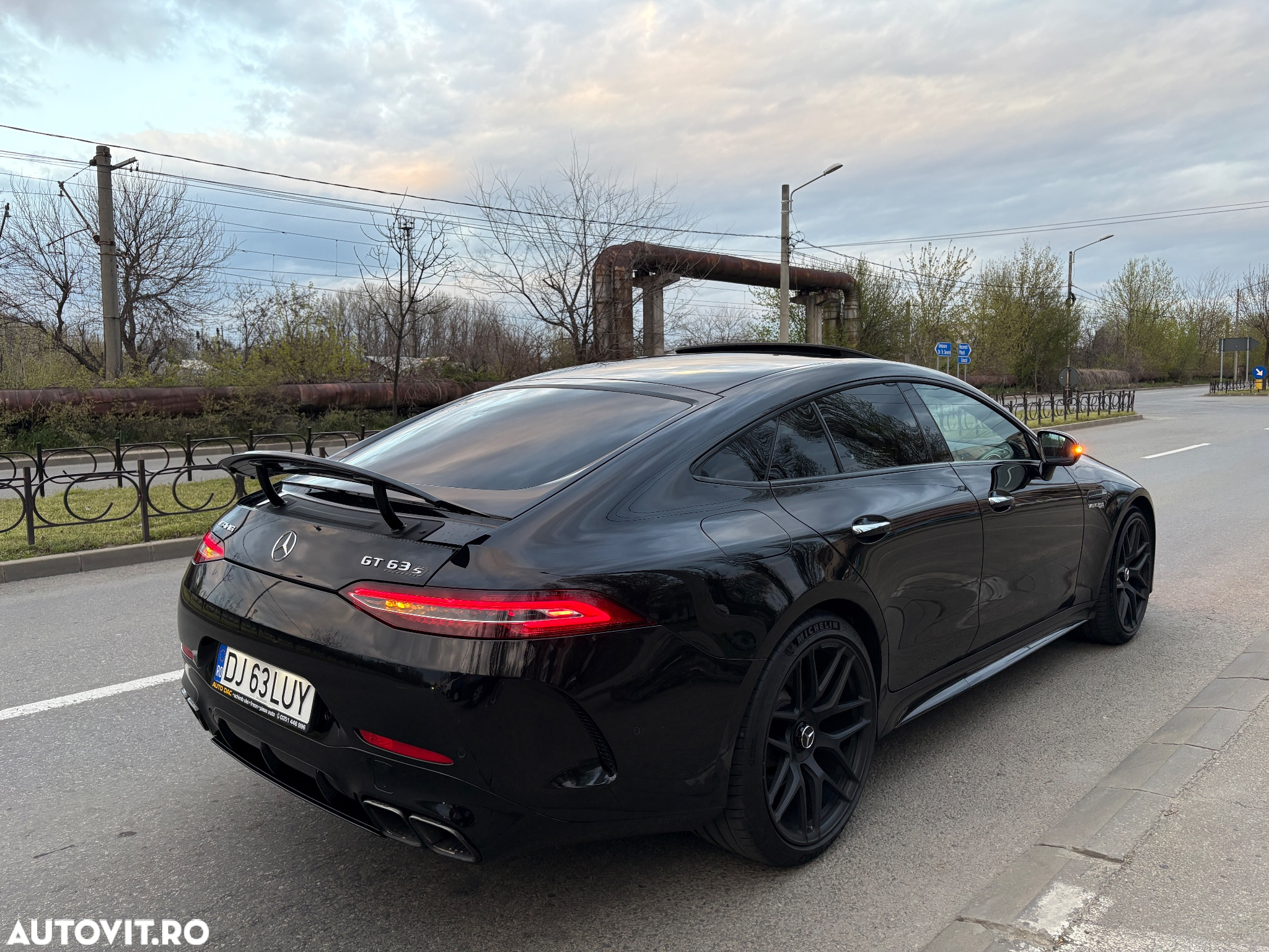 Mercedes-Benz AMG GT-S 63 4MATIC+ - 38