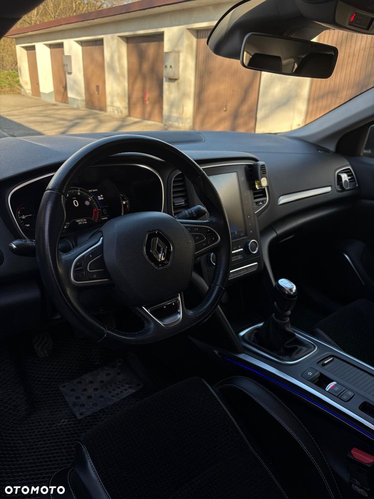 Renault Megane ENERGY TCe 130 Start & Stop Paris Business - 10