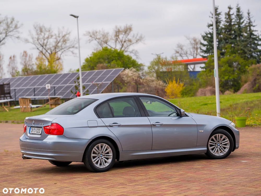 BMW Seria 3 318i Edition Exclusive - 9