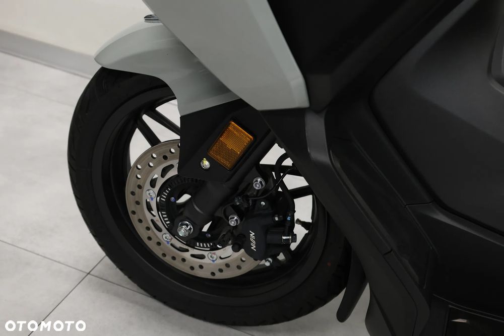 Honda NSS - 34
