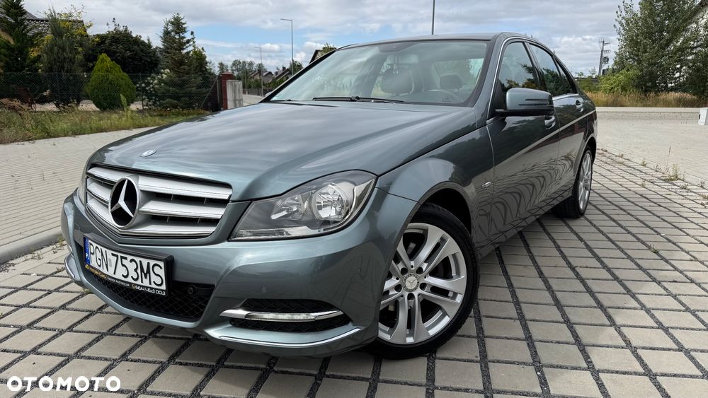 Mercedes-Benz Klasa C 180 CGI BlueEff Avantgarde - 4