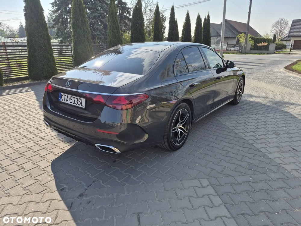 Mercedes-Benz Klasa E 220 d mHEV AMG 9G-Tronic - 3