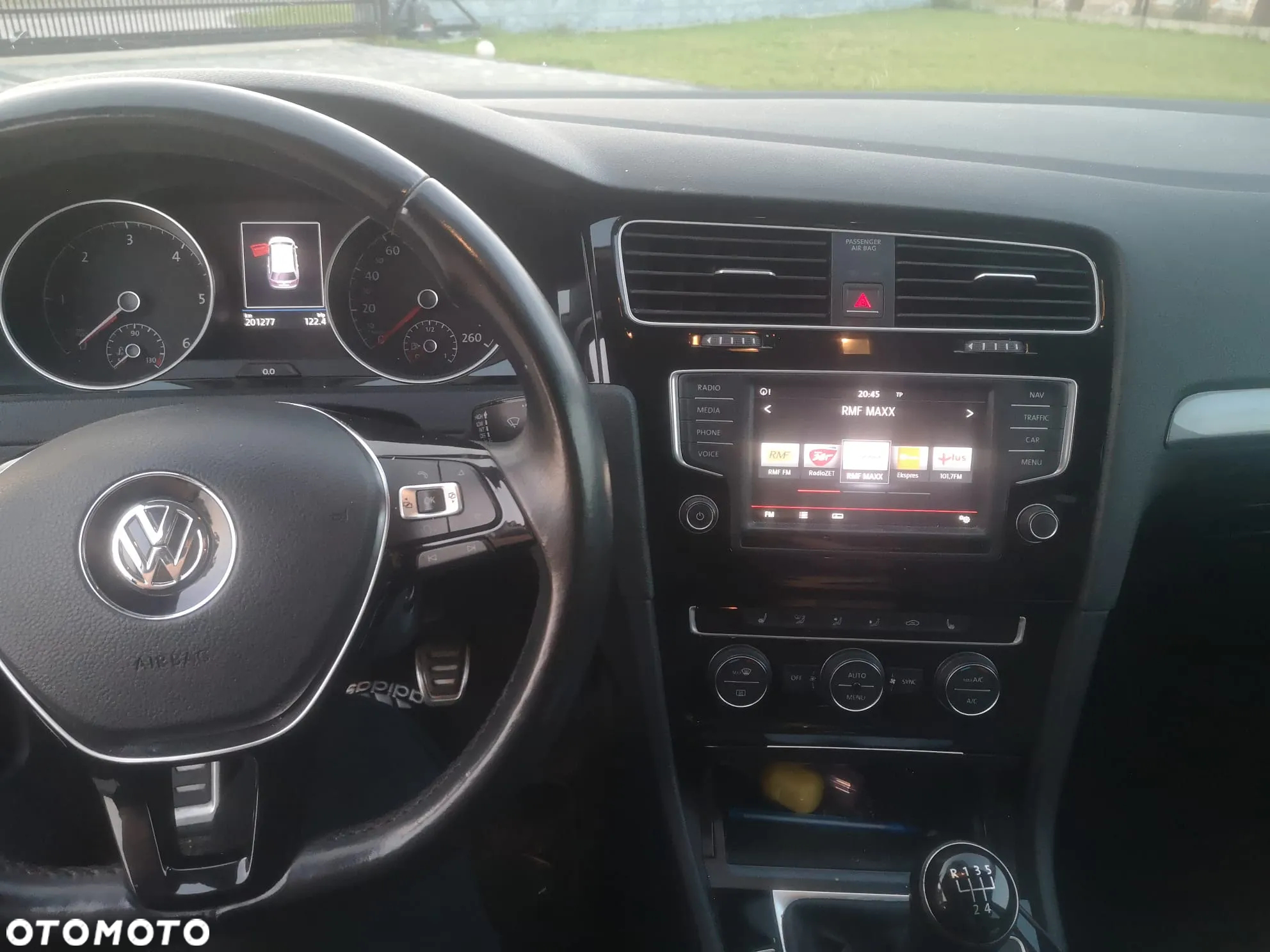 Volkswagen Golf VII 1.6 TDI BlueMotion Trendline - 12