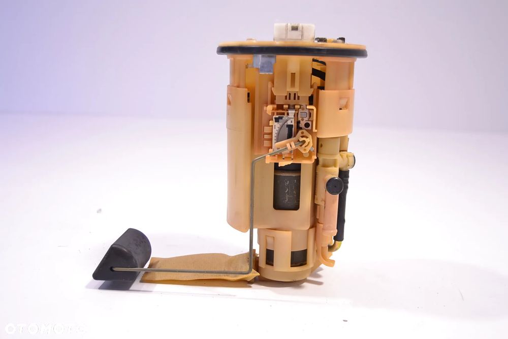 Pompa paliwa LEXUS GS 300 430 MK2 - 2