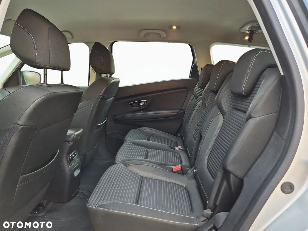 Renault Grand Scenic - 17