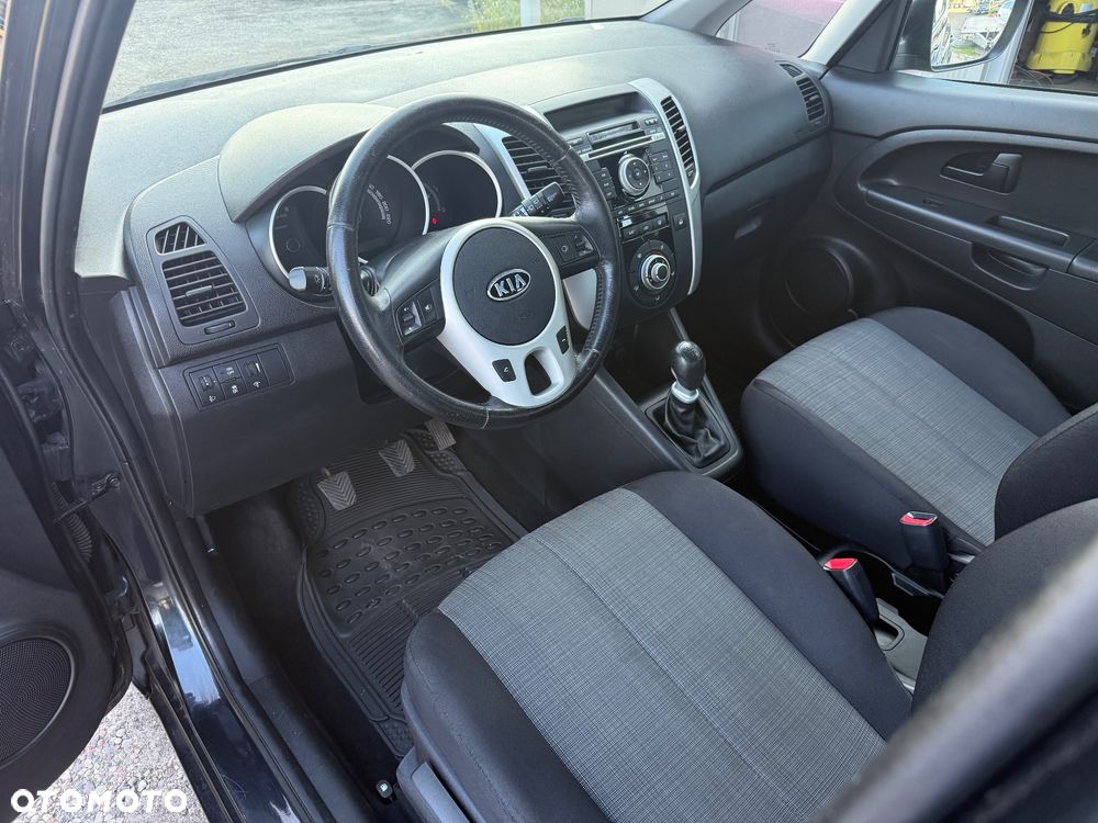 Kia Venga - 15
