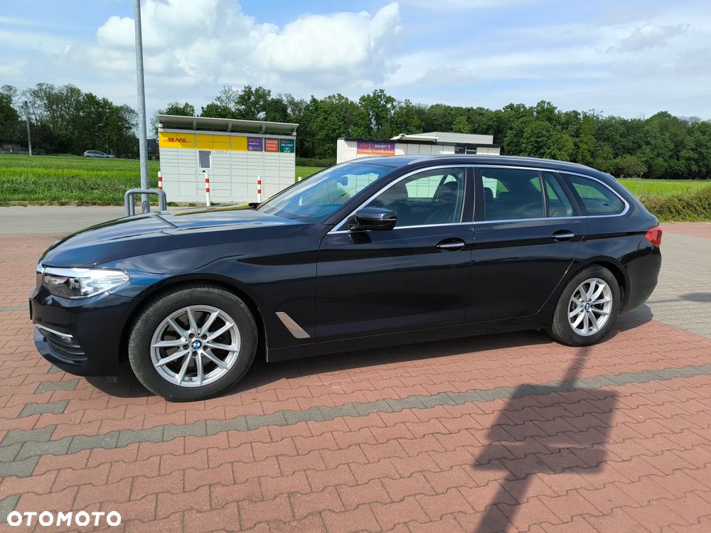 BMW Seria 5 520i Sport Line - 4