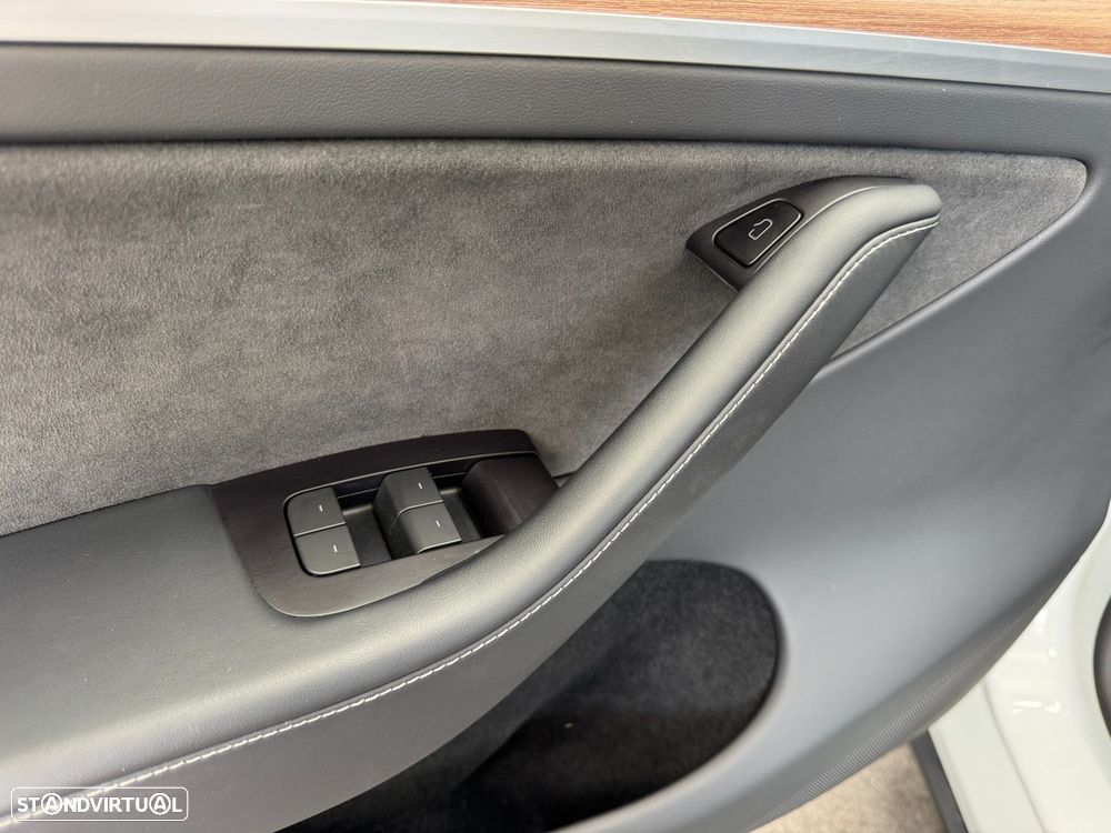 Tesla Model Y Long Range Tração Traseira - 16