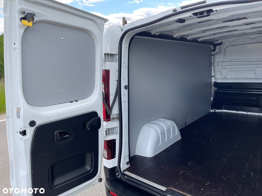 Nissan NV300 - 18
