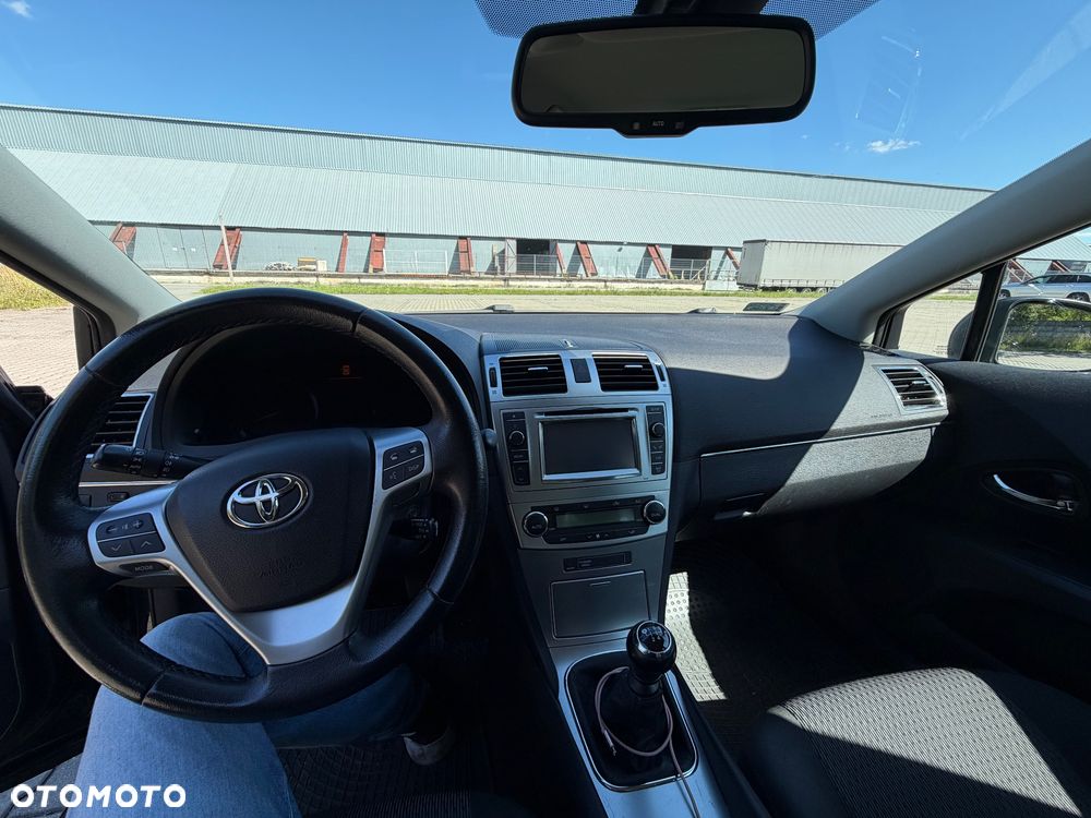 Toyota Avensis 1.8 Sol - 10