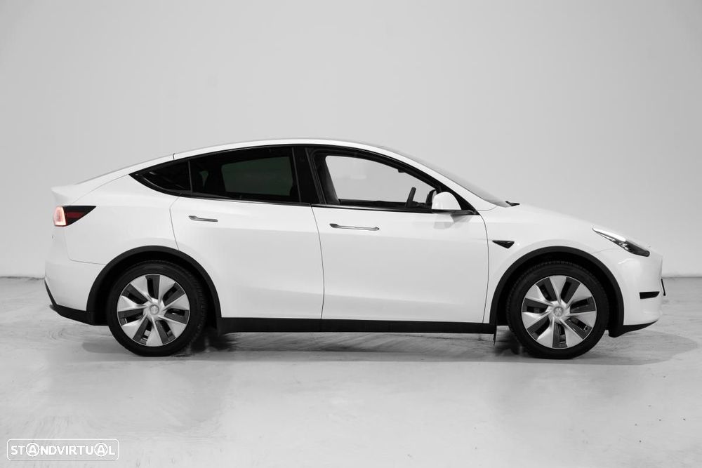 Tesla Model Y RWD - 3