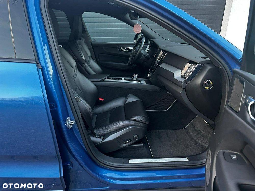 Volvo XC 60 D5 SCR AWD R-Design - 8