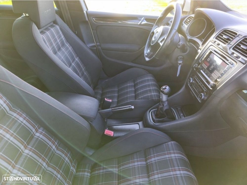 VW Golf 2.0 GTI - 4